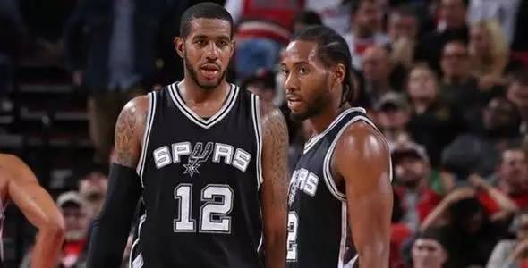 星凭借其独 星凭借其独